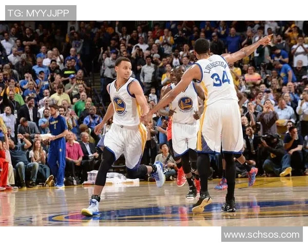 猛龙与勇士常规赛对决精彩回顾及赛季展望分析 猛龙与勇士常规赛对决精彩回顾及赛季展望分析